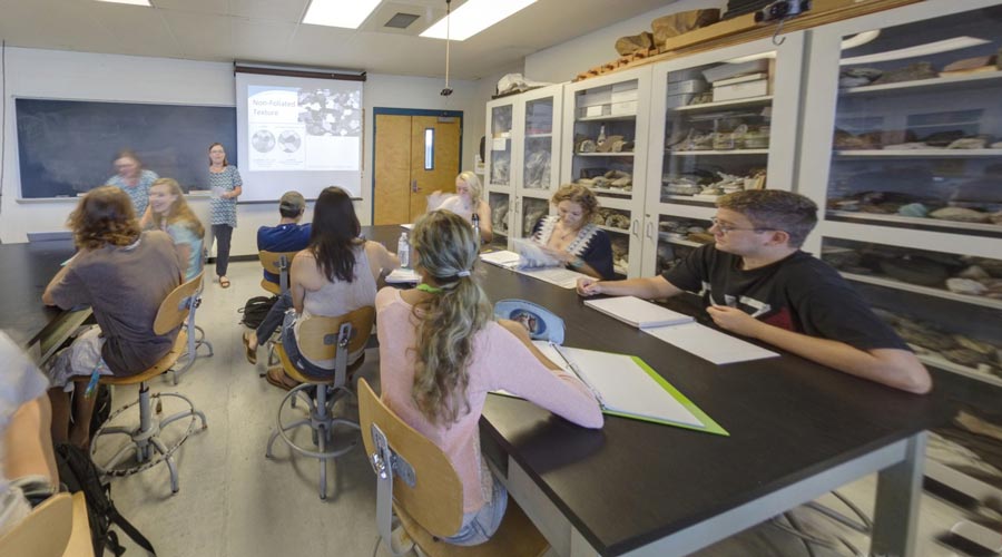 Galbraith Marine Science Laboratory lab room